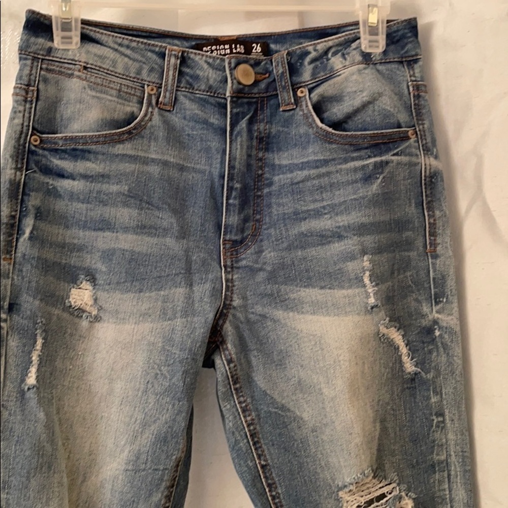 DESIGN LAB HIGH RISE RIPPED JEANS size 26 Lightwash Distressed - Picture 2 of 5